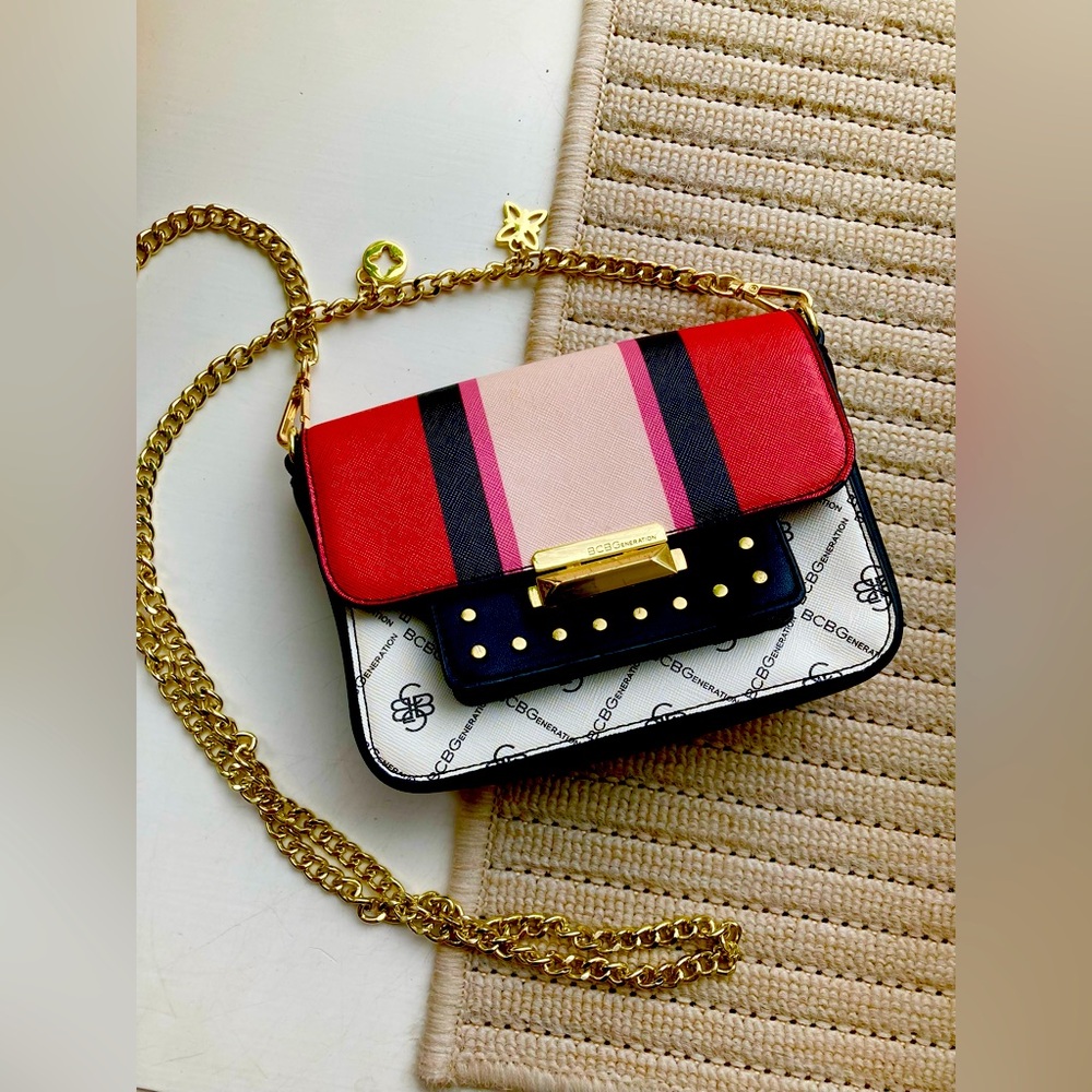 BCBGENERATION Crossbody / Clutch Purse in Excellent Condition